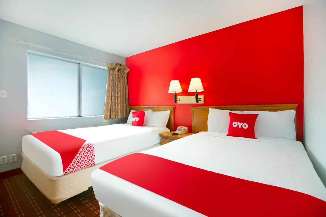Oyo Hotel Houston Southwest I-69 Buitenkant foto