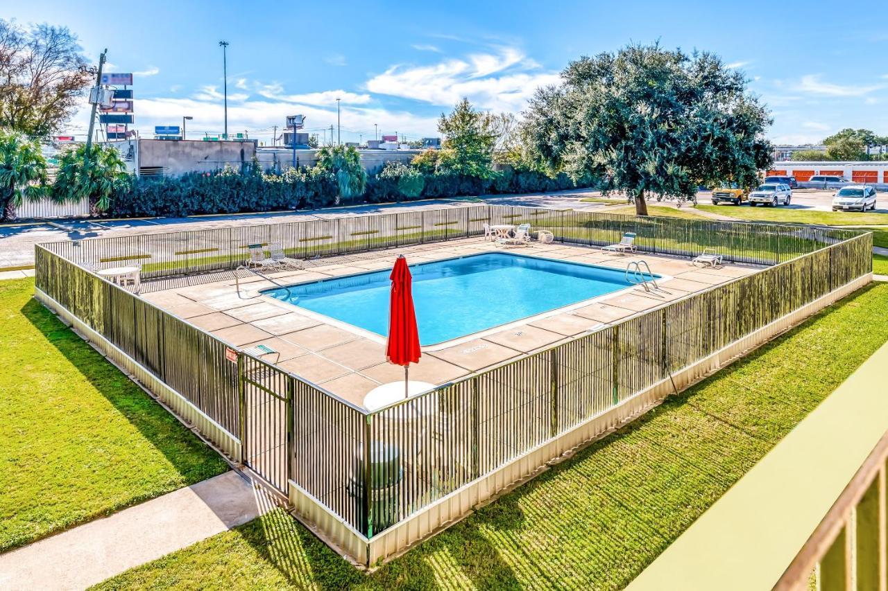 Oyo Hotel Houston Southwest I-69 Buitenkant foto